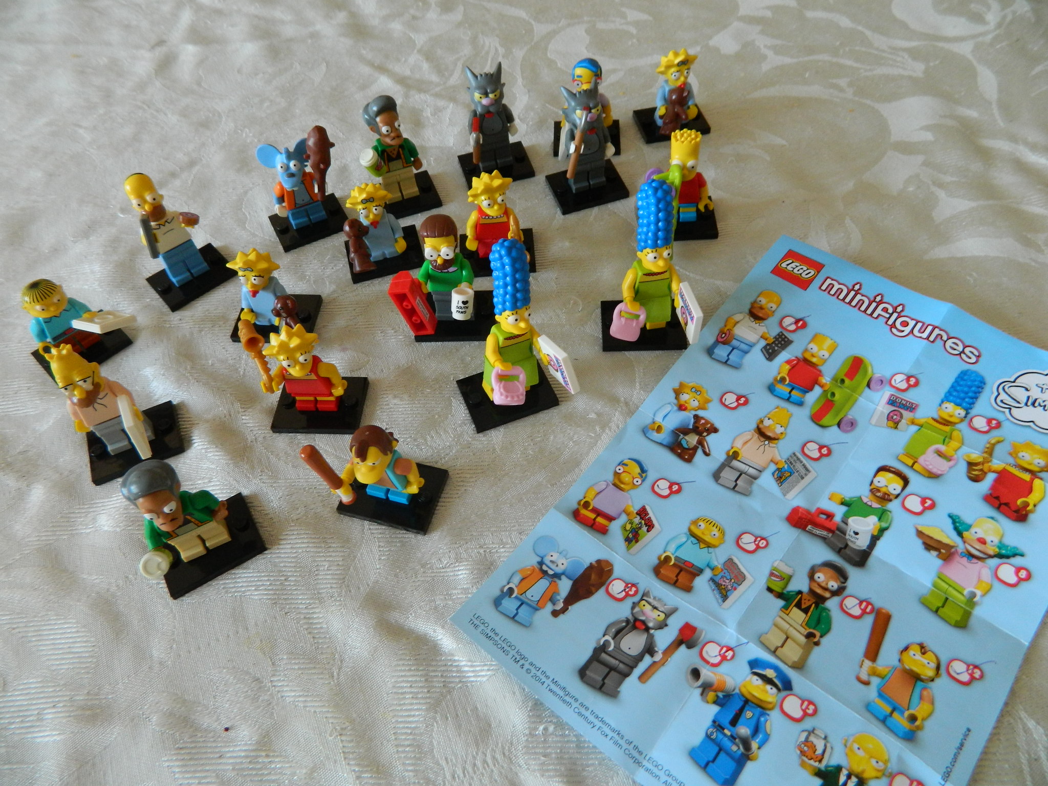 lego minifigures simpsons