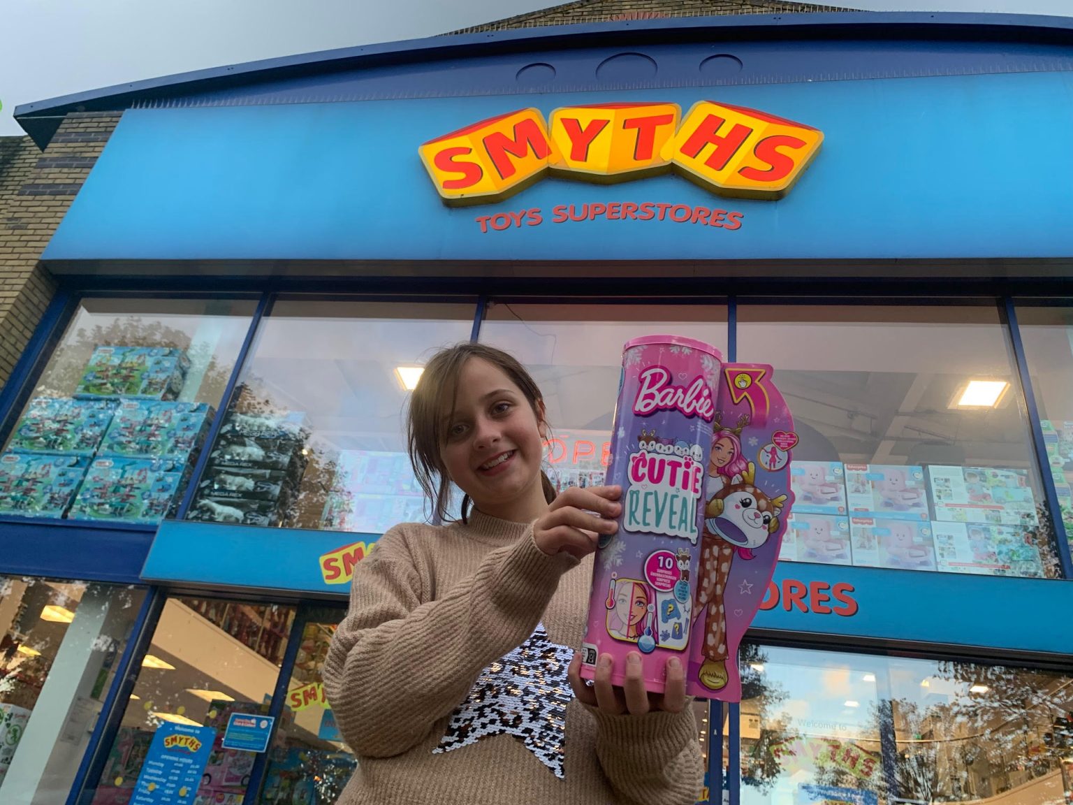 Smyths Toys Barbie Cutie Reveal Winter Sparkle 